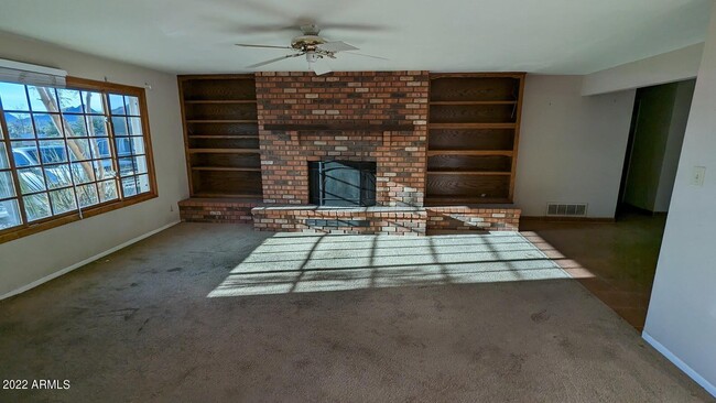 Building Photo - 13028 N Victor Hugo Ave