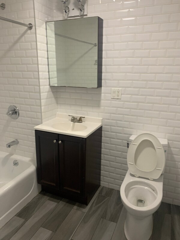 Foto del edificio - 9002 Queens Blvd