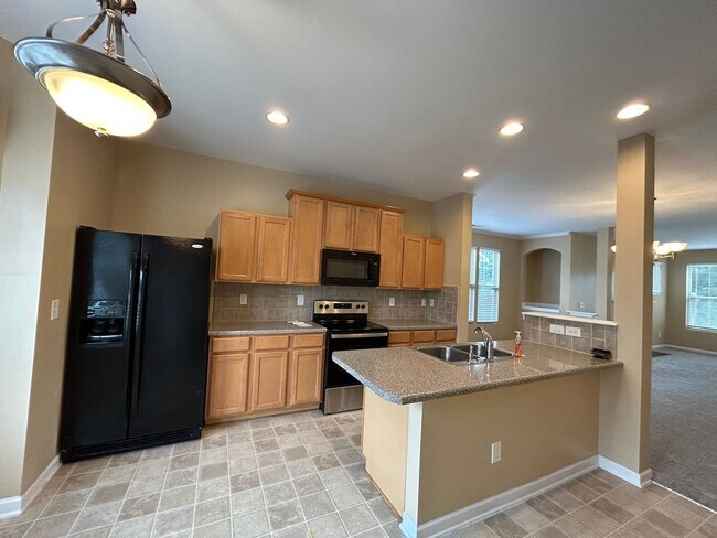 Building Photo - Gorgeous 2 bedroom 2.5 bathroom end unit 2...