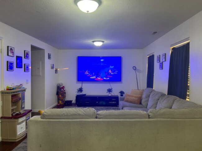 Building Photo - 923 S 1850 W