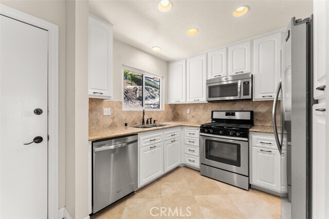 Building Photo - 30902 Club House Dr