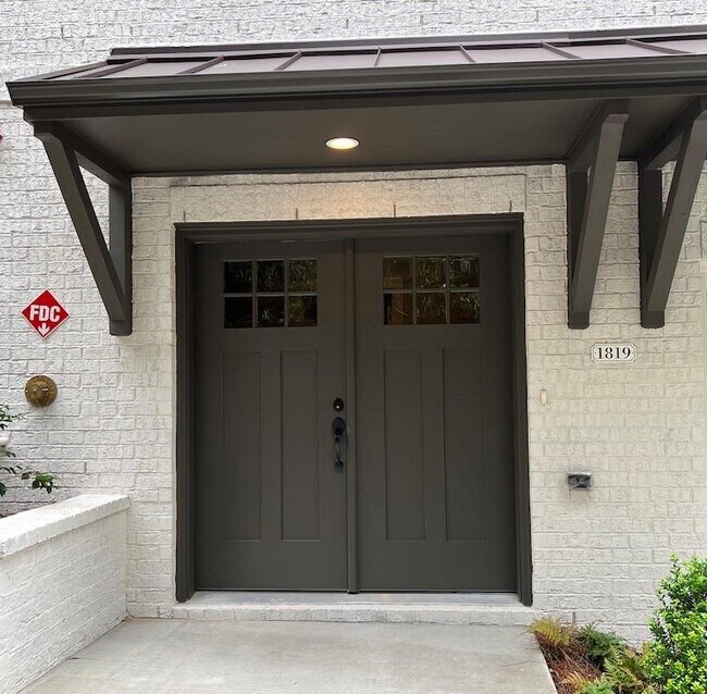 Foto del edificio - 1819 Huntington Hills Ln NW