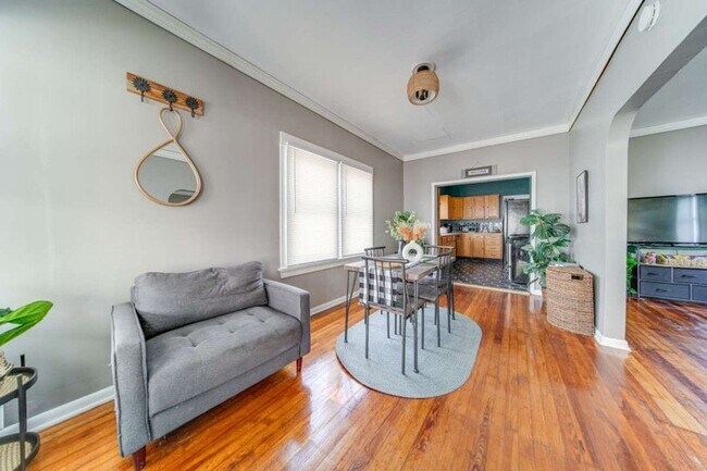 Foto del edificio - 12825 McCracken Rd