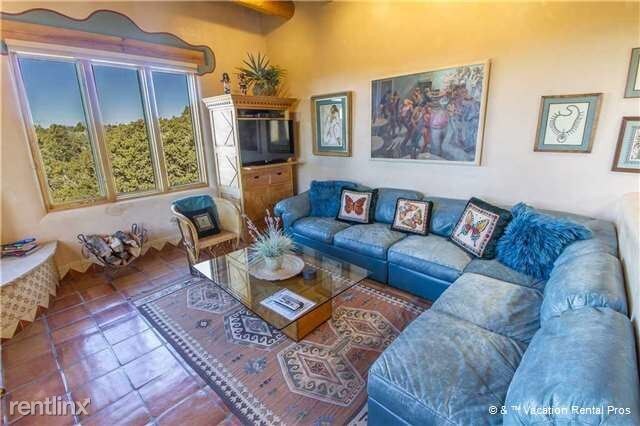 Building Photo - 1043 Encantado Dr