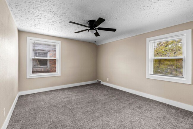 Foto del edificio - This beautifully updated 3-bedroom, 1-bath single-family home is ready for move-in!