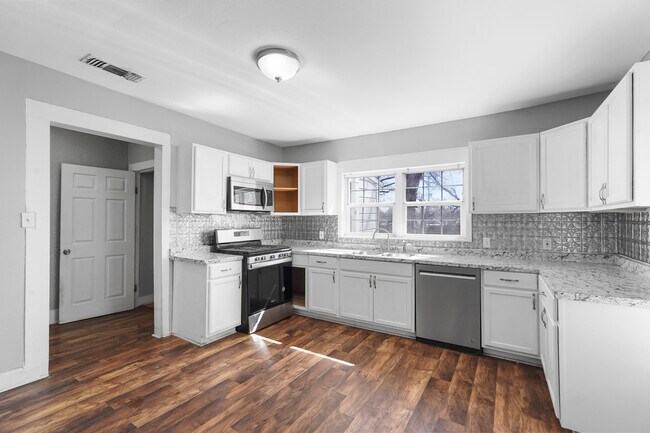 Building Photo - 1018 Chaffin St