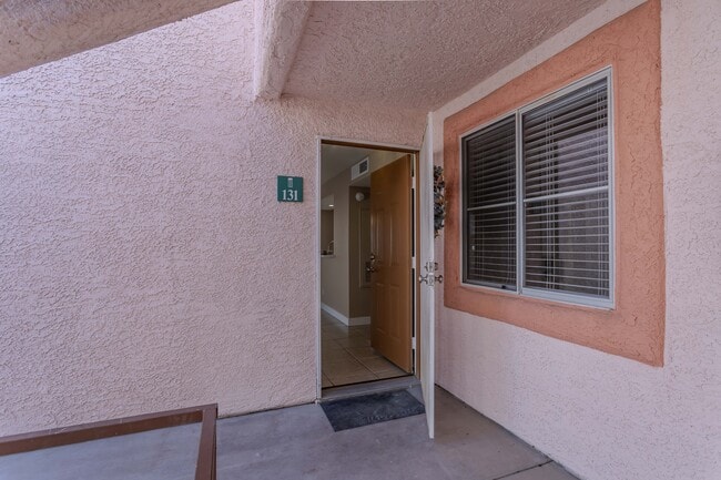 Building Photo - 7570 W Flamingo Rd