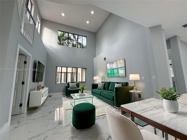 Foto del edificio - 19363 SW 79th Ave