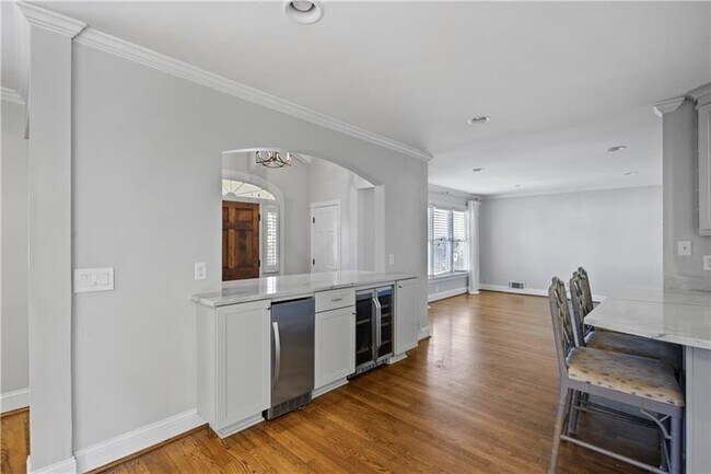 Foto del edificio - 105 Spruell Springs Rd
