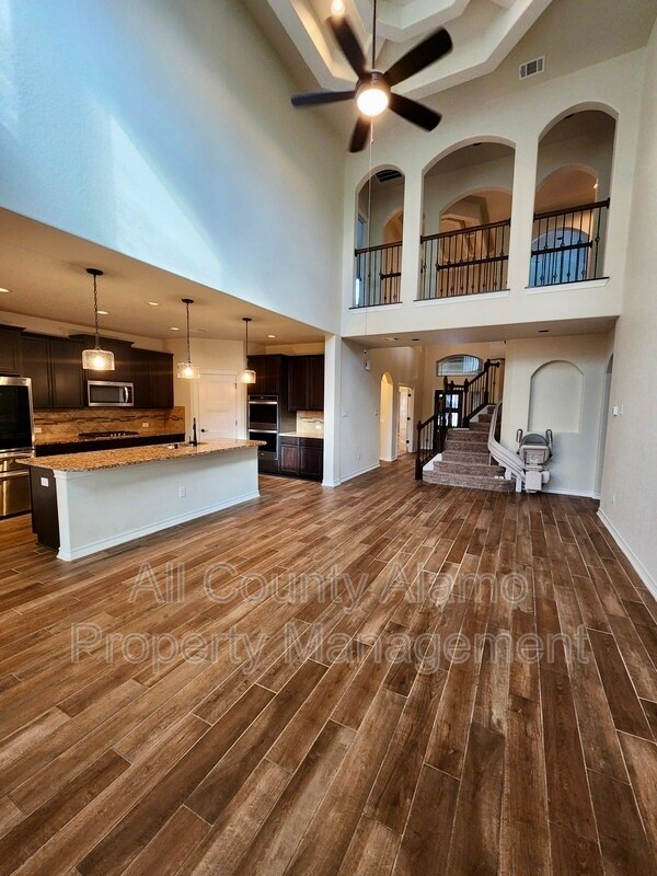 Foto del edificio - 8831 Kallison Arbor