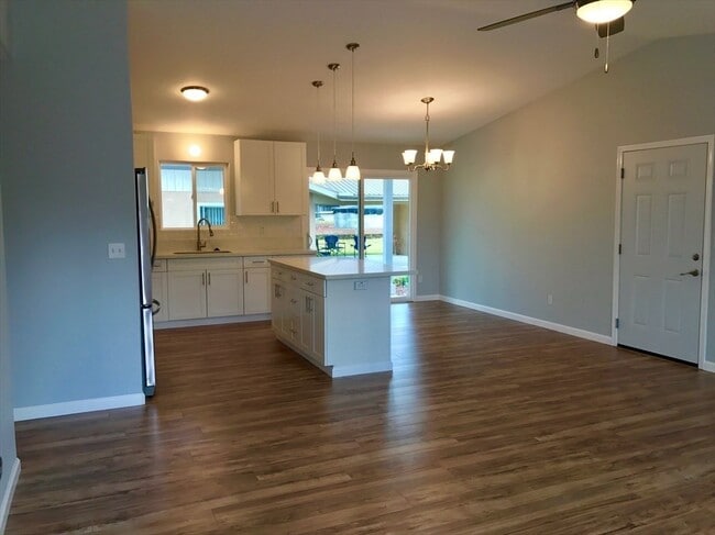 Building Photo - Beautiful 3 bedroom 2 bath in Ainaloa