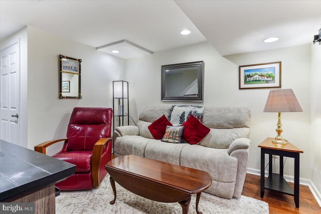 Primary Photo - 43 N Hawthorne Rd