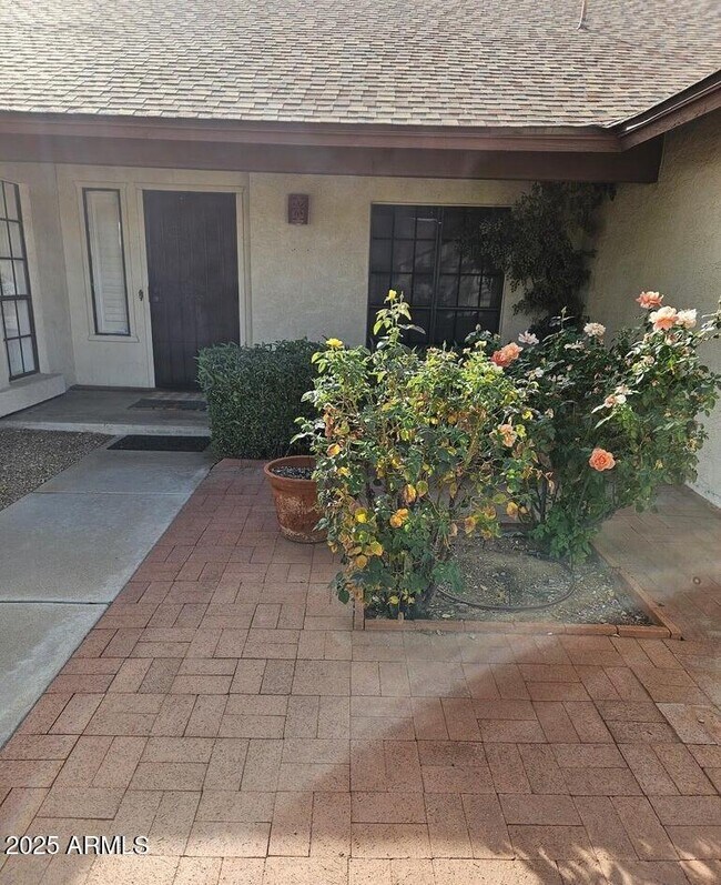 Foto del edificio - 4325 E Greenway Ln