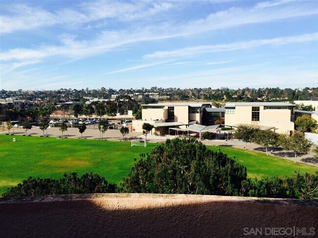 Foto del edificio - 12646 Carmel Country Rd