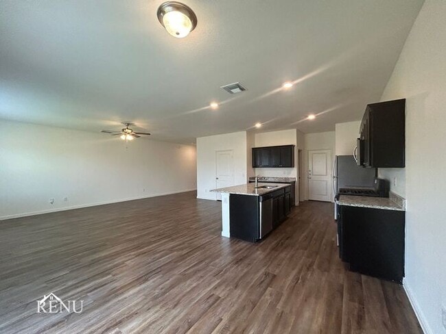 Foto del edificio - 5135 Firefly Hls