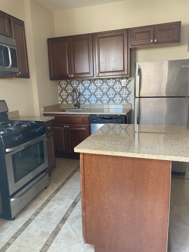 Kitchennnn - 2900 N Richmond St