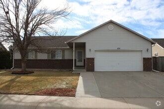 Building Photo - 1371 Westwood Dr