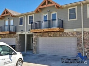 Building Photo - 2035 Lake Hills Dr