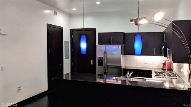 Photo - 655 S Hope Street Unit Apartment