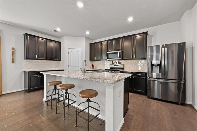 Foto del edificio - 127 Iron Rail Rd