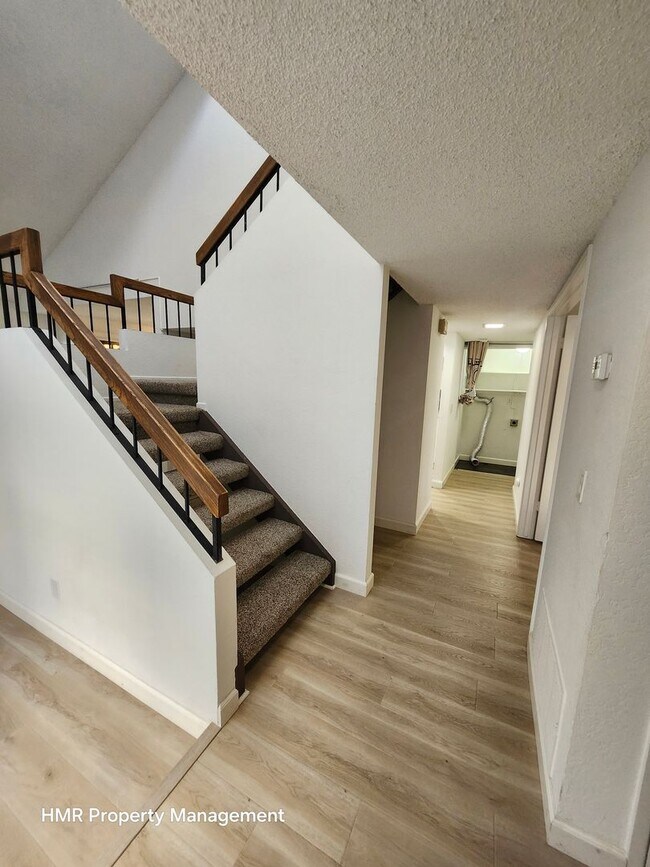 Foto del edificio - Beautiful 3-Bed, 3-Bath Condo in Prime Cla...