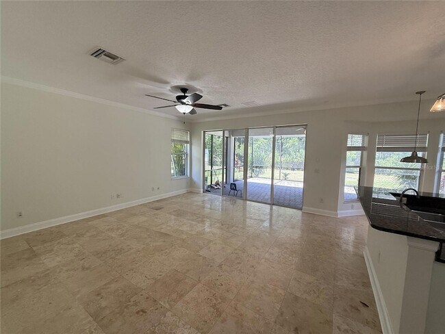 Foto del edificio - 10882 Cory Lake Dr
