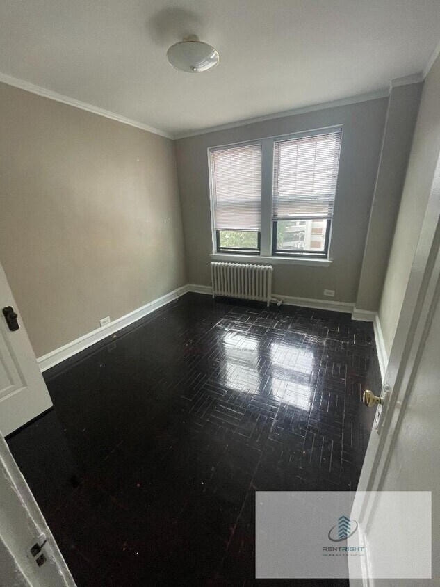 Foto principal - 1209 W Sherwin Ave