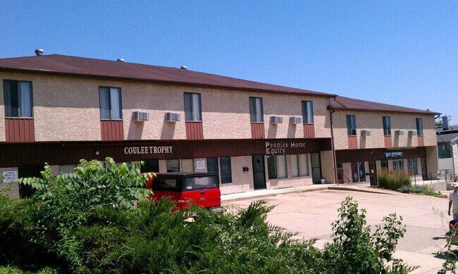 Front North - 114 2nd Ave N