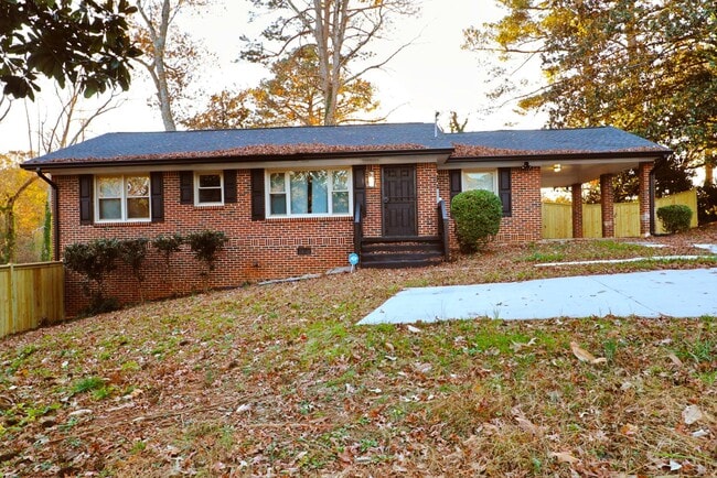 Building Photo - 1981 Brannen Rd SE