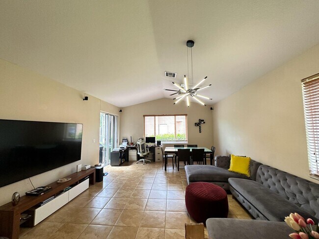 Building Photo - 12584 NW 57th Pl