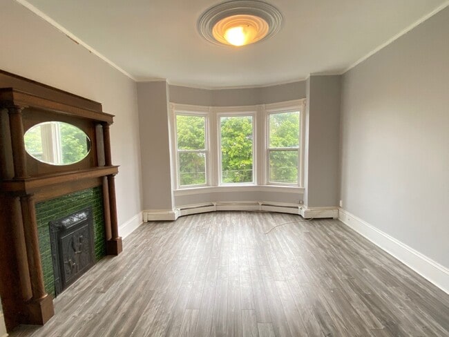 Building Photo - 48 Kennedy St