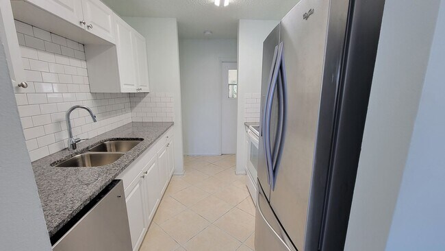 Foto del edificio - 4531 67th Street West