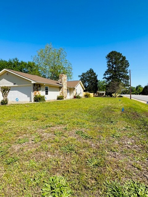 Lado de la casa - 101 Williams Dr