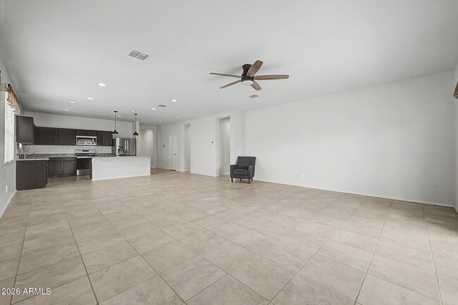 Foto del edificio - 18363 W Whispering Wind Dr