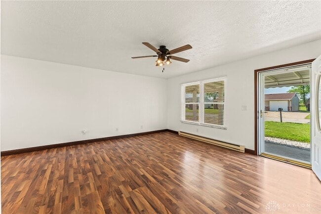 Building Photo - 10975 Comanche Dr