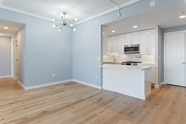 Foto del edificio - 8 Whittier Pl