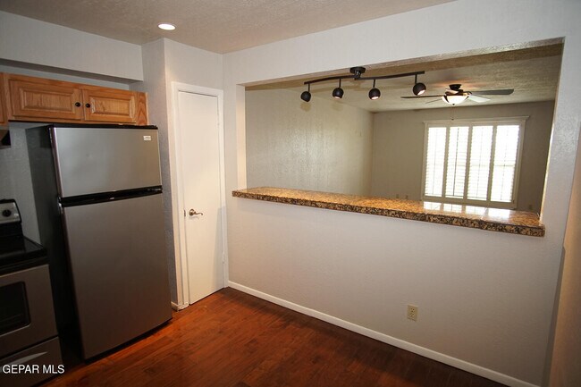 Foto del edificio - 4433 N Stanton St