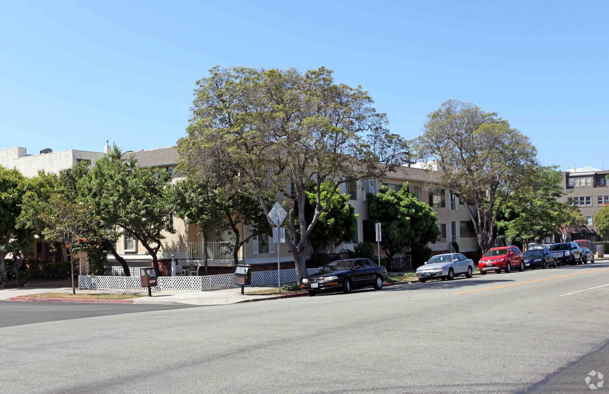 Primary Photo - 828 Arizona Ave