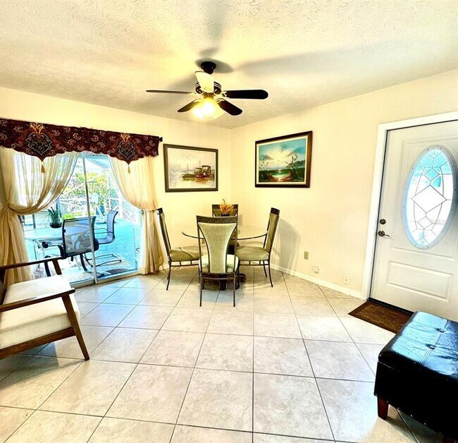 Foto del edificio - 2141 SW Import Dr