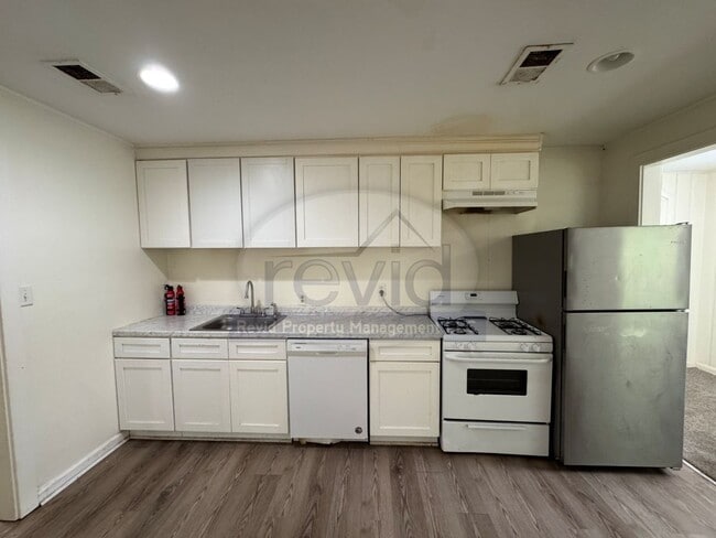 Foto del edificio - 3749 Douglass Ave