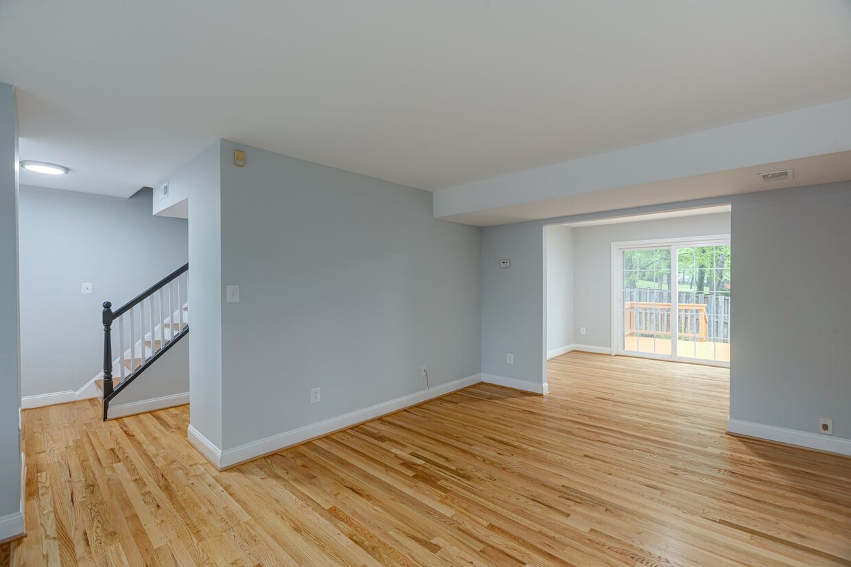 5457 Lighthouse Ln, Burke, VA 22015 - House Rental in Burke, VA |  Apartments.com, image size:1240x827