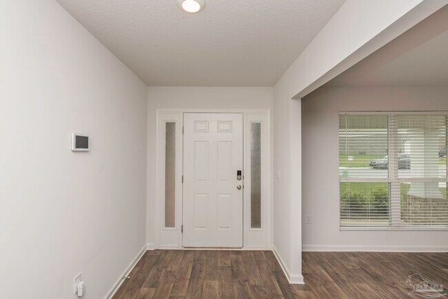 Foto del edificio - 7555 Oak Lake Blvd
