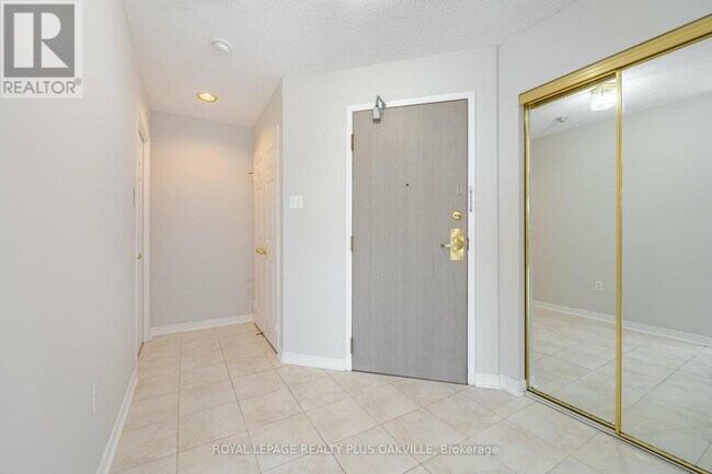Photo du bâtiment - 2177 Burnhamthorpe Rd W