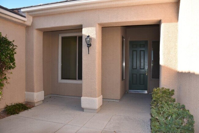 Foto del edificio - 2057 King Mesa Dr