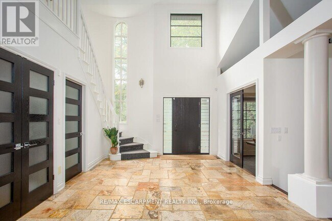 Building Photo - 12 Blackberry Pl