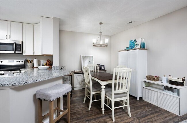 Foto del edificio - 100 Kensington Blvd