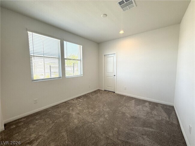 Foto del edificio - 11636 Fleet Wing Ave
