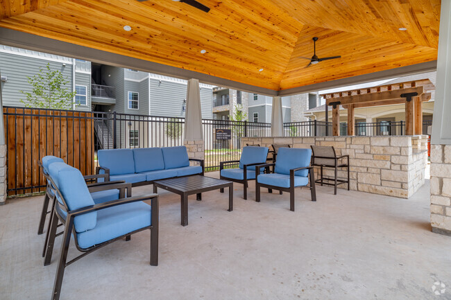 Gazebo - Horizon Pointe Apartments