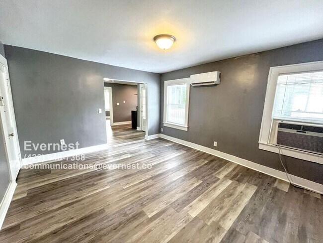 Building Photo - 32 Woodlawn Dr