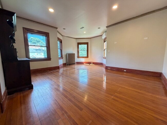 Building Photo - 161 Park Hill Ave